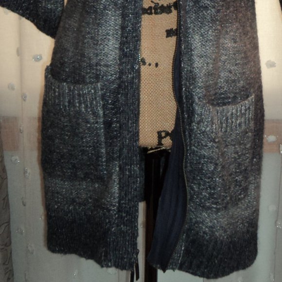 Chico's Full-Zip Cardigan Sweater -- Chico's Size 1 - Picture 4 of 10